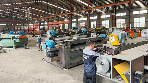 Sebuah trik kecil untuk mengajari Anda cara menentukan apakah kecepatan rol tunggal dan ganda pada mesin pemotong putar sudah tepat?